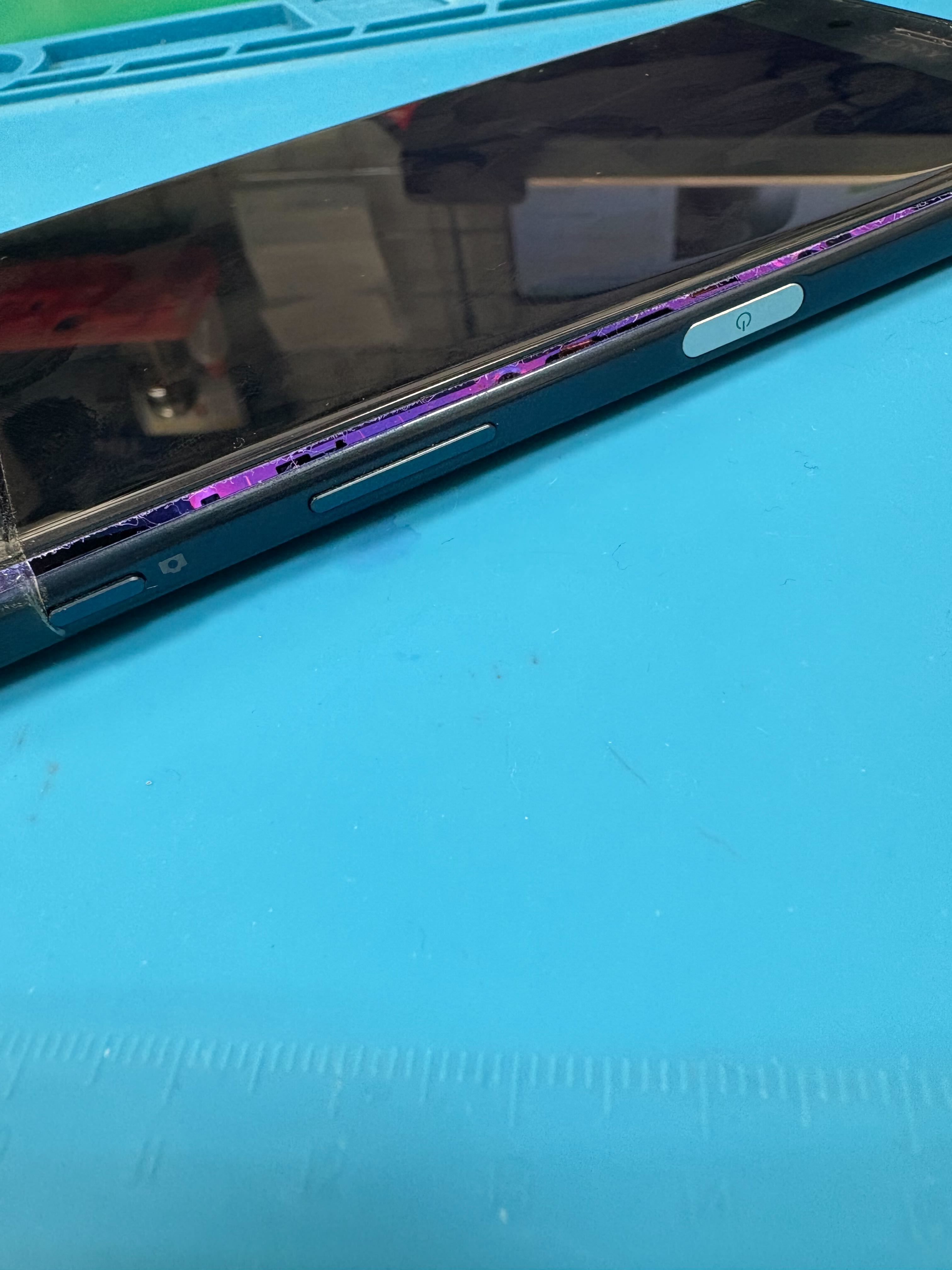 Xperia XZ バッテリー膨張🔥 バッテリー交換【イオン豊橋南】